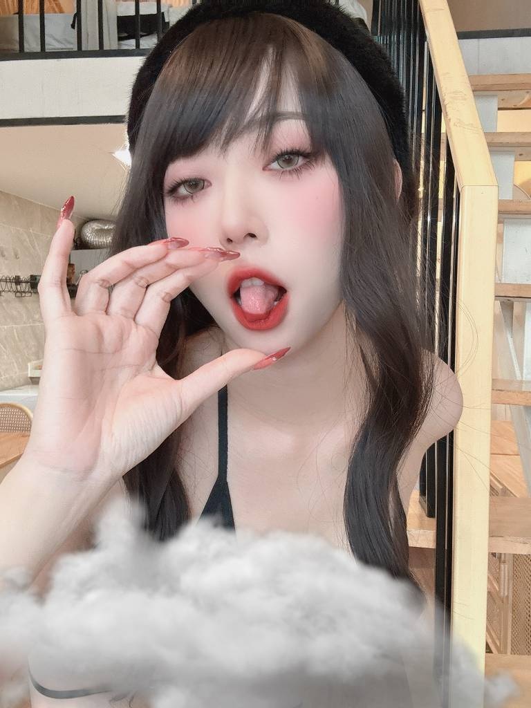 Money冷冷 – 黑X内衣(62P/2V/2.42GB)